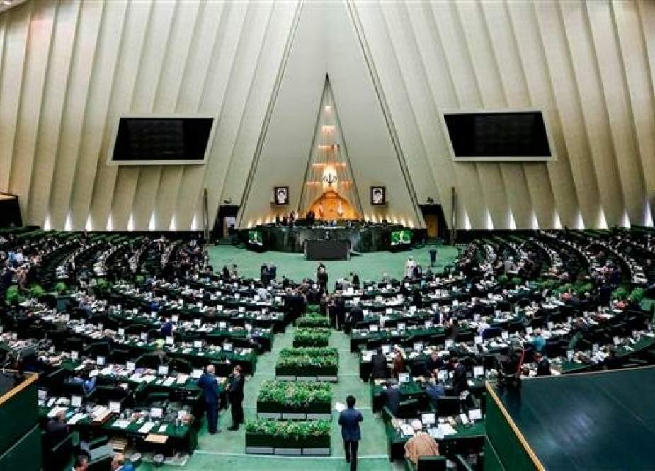 Anggota Parlemen Iran Memuji Langkah IRGC Yang Menyita Kapal Tanker Inggris