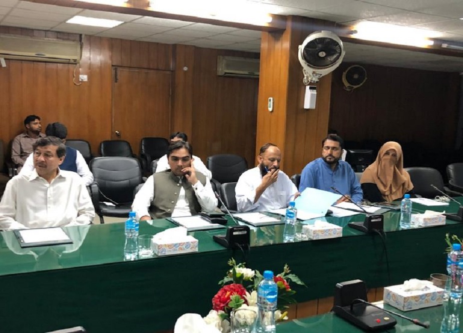اسلام آباد، وزارت مذہبی امور میں زیارت پالیسی کے متعلق شیعہ علماء سے وزراء کی میٹنگ کی تصاویر