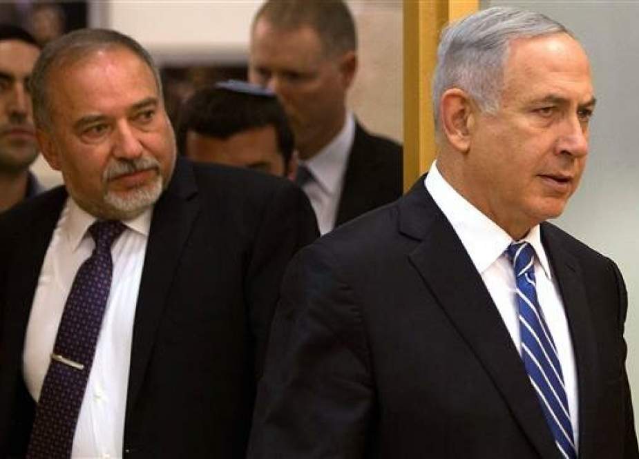 Israeli Prime Minister Benjamin Netanyahu (R) and former minister of military affairs Avigdor Lieberman.jpg