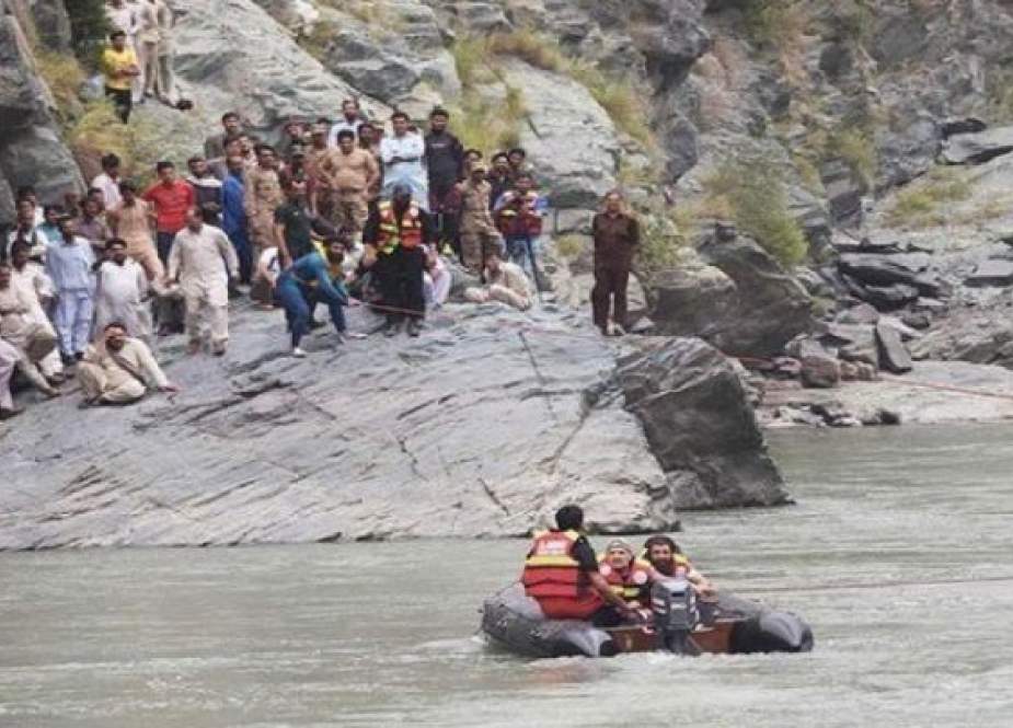 اپر کوہستان، فوجی ایمبولینس دریاء میں گر گئی، کیپٹن سمیت 4 اہلکار جاں بحق