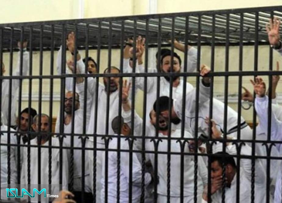 السلطات المصرية تتعنت في إطلاق سراح صحفي معتقل