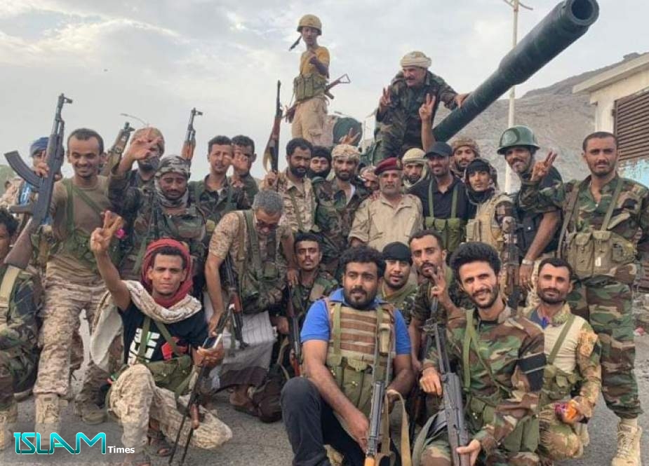 اليمن.. سقوط مقر هادي بيد القوات الموالية للامارات