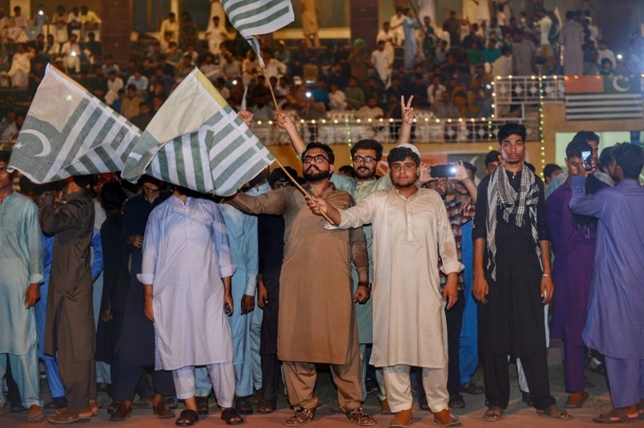 پشاور کے قیوم اسٹیڈیم میں یوم آزادی اور کشمیری عوام سے اظہار یکجہتی کے سلسلے میں منعقد ہونیوالی مرکزی تقریب4