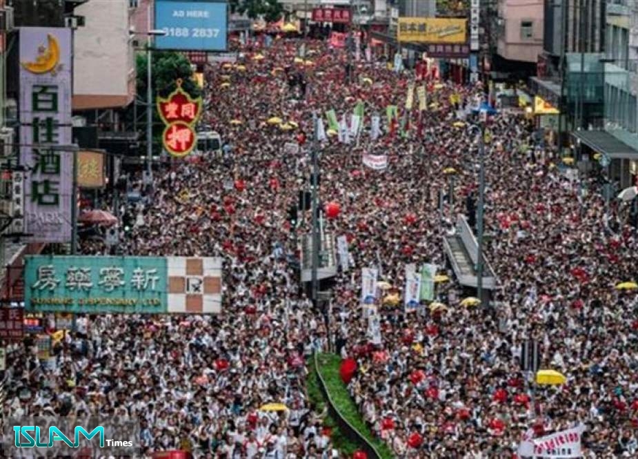 محتجو هونغ كونغ يتظاهرون مجدداً ويستعدون لتجمع حاشد الأحد