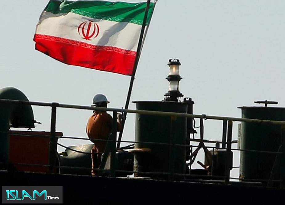 Iranian Tanker Sails Towards Mediterranean despite US Sanctions