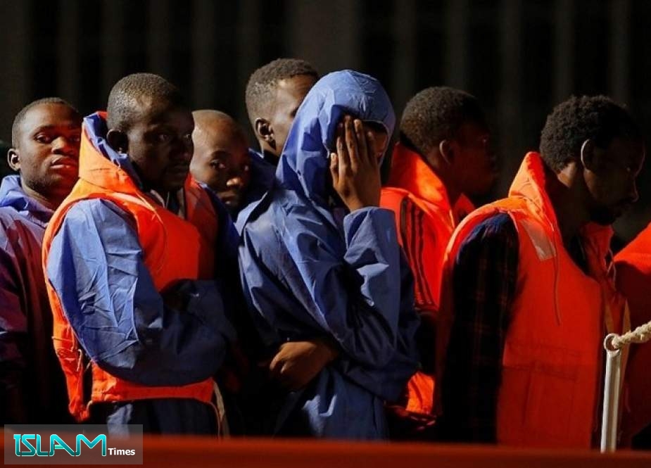 خفر السواحل الليبي يصد مجموعة مهاجرين
