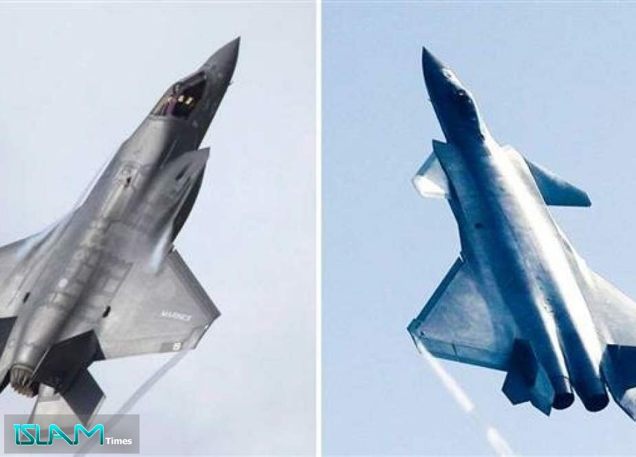 A US-made F-35 Lightening fighter jet (L) and its Chinese competitor Chengdu J-20 Mighty Dragon