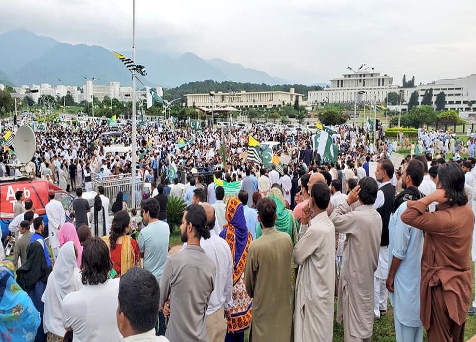 اسلام آباد، وزیراعظم سیکرٹیریٹ کے باہر کشمیر آور اجتماع کی تصاویر