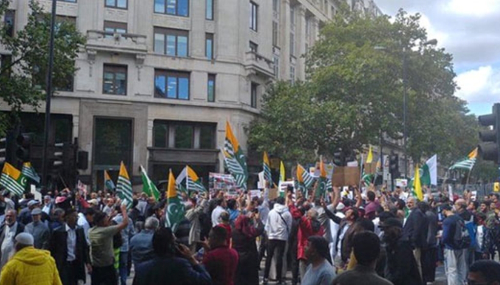 لندن، بھارتی ہائی کمیشن کے سامنے احتجاج