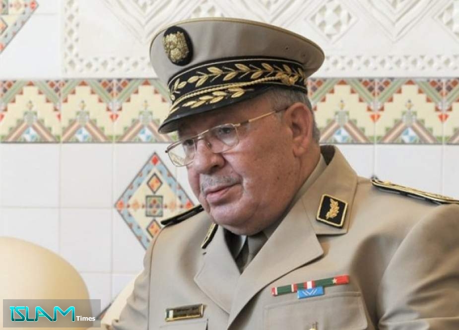 قايد صالح يدعو لانتخابات رئاسية بالجزائر قبل نهاية 2019