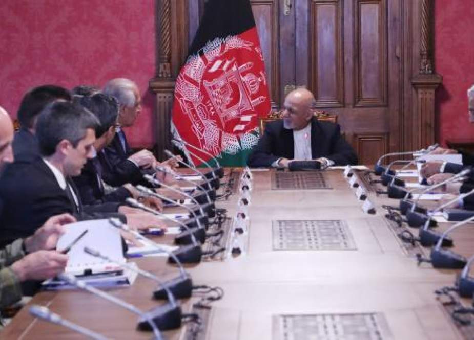 زلمے خلیل زاد اور اشرف غنی کی کابل میں ملاقات۔ طالبان مذاکرات پر غور