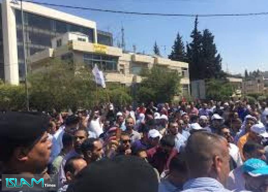نقابة المعلمين بالأردن تقرر إضرابا شاملا والحكومة تلوّح بالقضاء