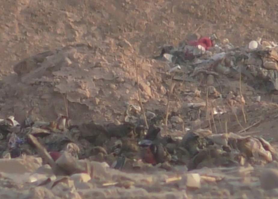 Mass grave containing of about 100 beheaded civilians in south of Mosul.jpg