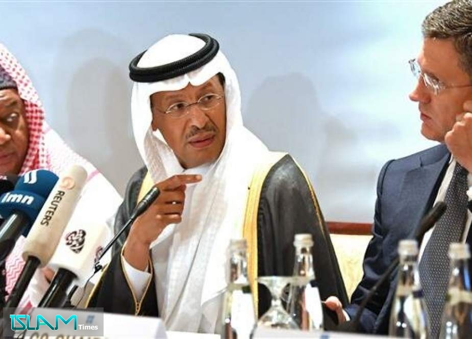 OPEC Secretary General Mohammed Sanusi Barkindo (L), Saudi Arabia