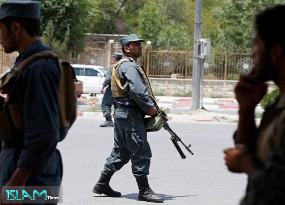شرطيان أفغانيان يقتلان 11 من زملائهما