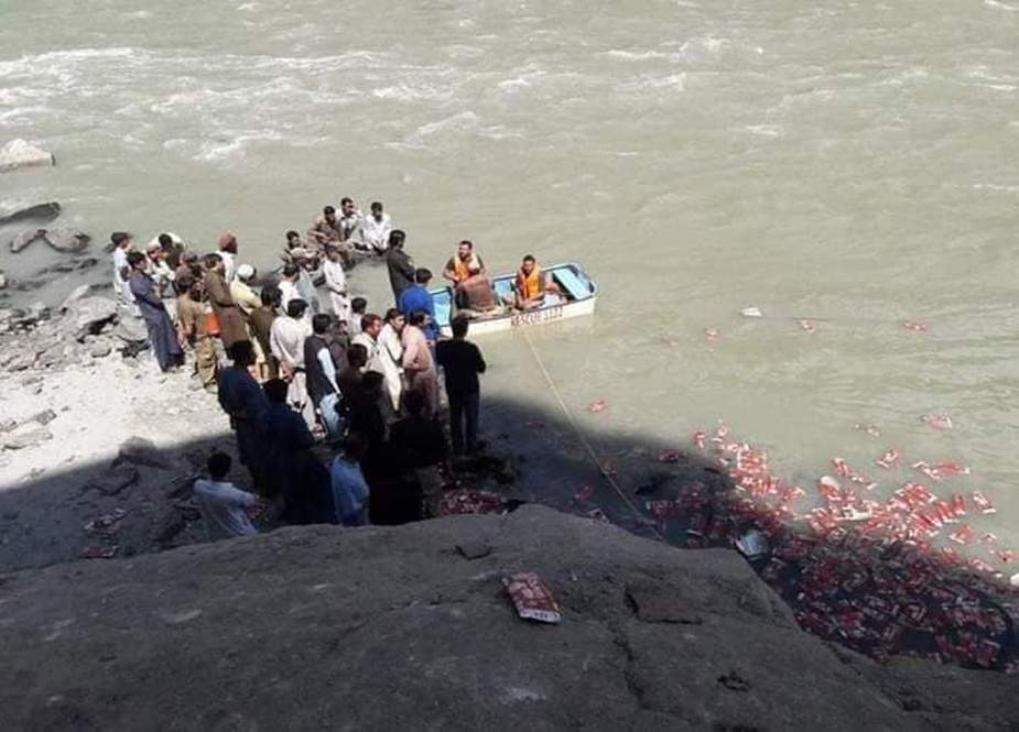 راولپنڈی سے گلگت آنے والی مال بردار گاڑی دریائے سندھ میں جا گری، ڈرائیور لاپتہ