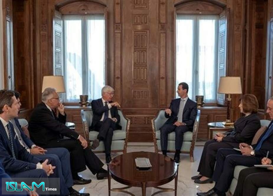 Syrian President Bashar al-Assad (C-R) meets with a visiting Italian delegation in Damascus, Syria, on September 22, 2019
