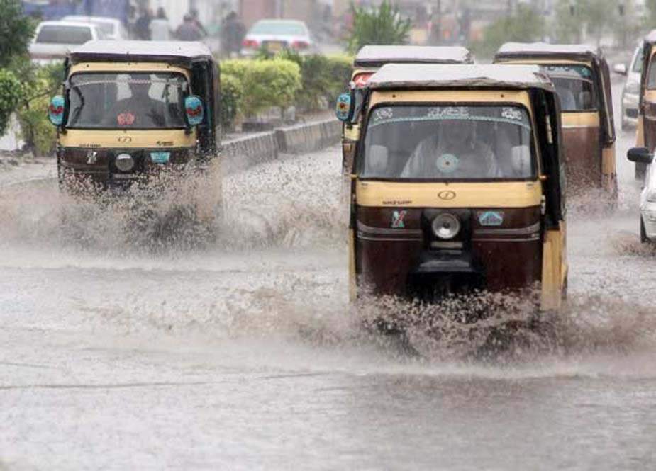 کراچی میں دوسرے دن بھی شدید گرمی کے بعد بارش