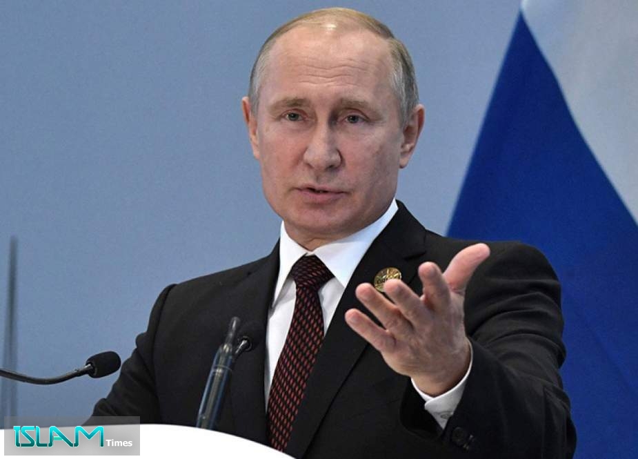 Putin: Russia does not breach its obligations