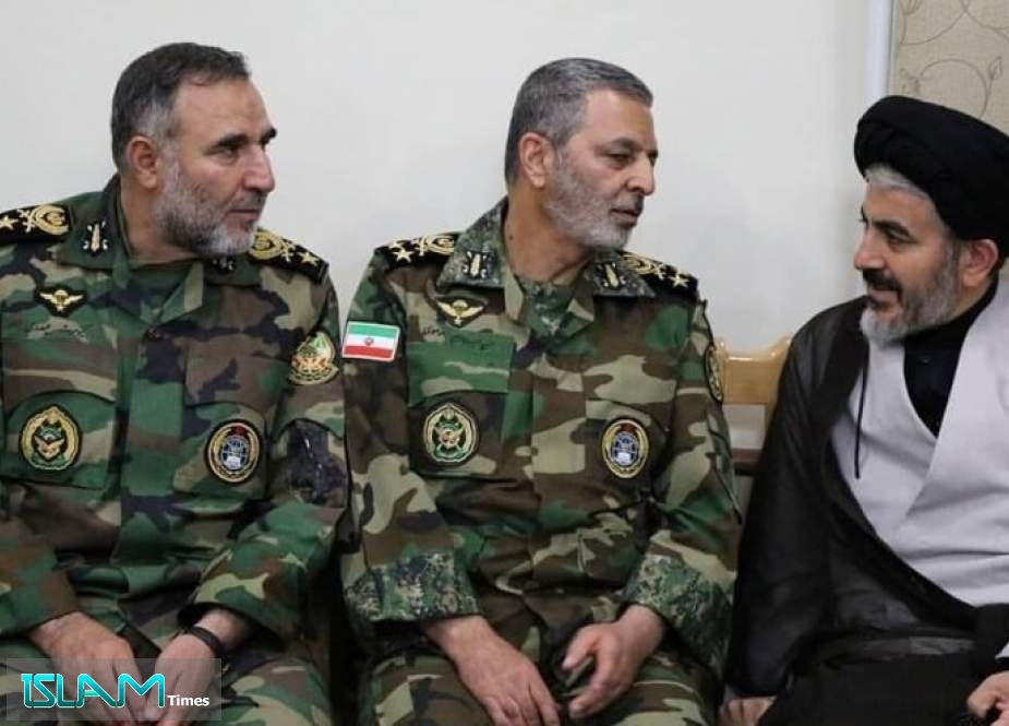 قائد الجيش: أعداء ايران لا يجرأون على التفكير بمهاجمتها