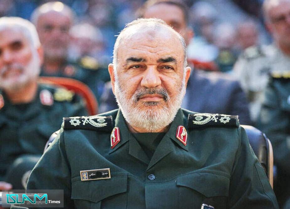 General Salami: ABŞ-ın İrana qarşı “miz üstəki” seçimləri azalıb!