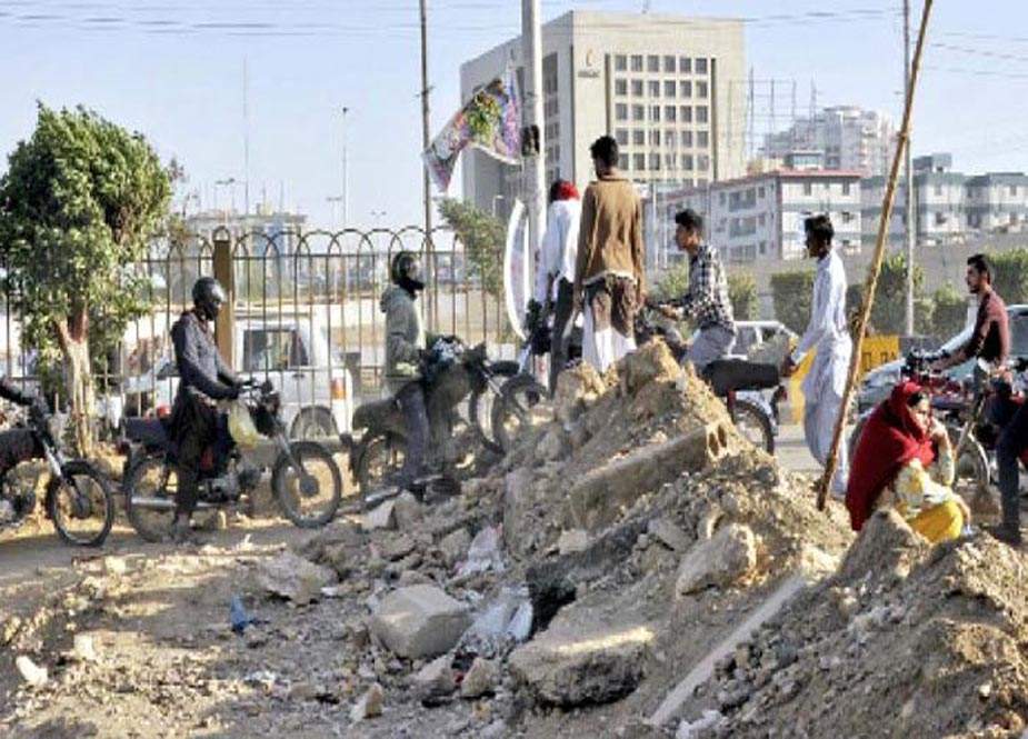سندھ حکومت کا کراچی میں سڑکیں خراب کرنے والوں کیخلاف کارروائی کا اعلان