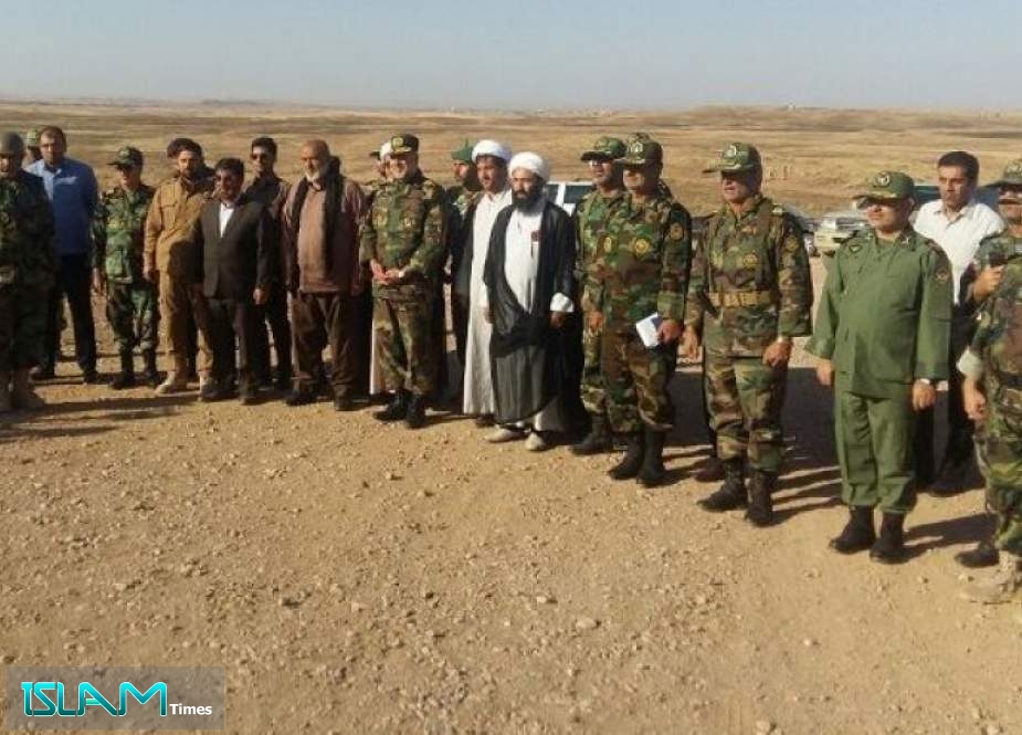 قائد القوة البرية للجيش الايراني يتفقد منفذ خسروي الحدودي