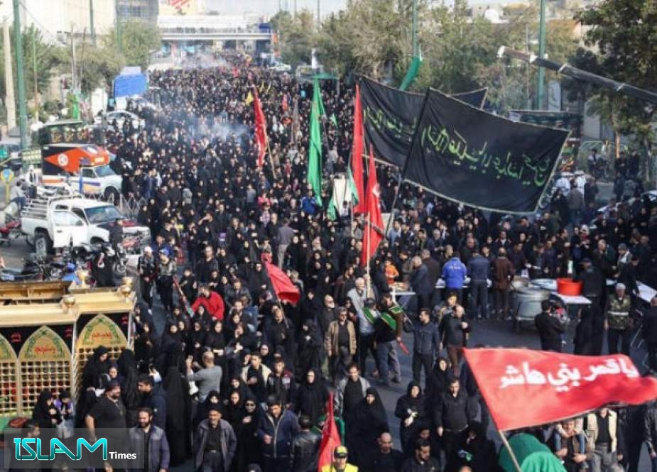 مسيرات ضخمة لإحياء ذكرى الأربعين في إيران