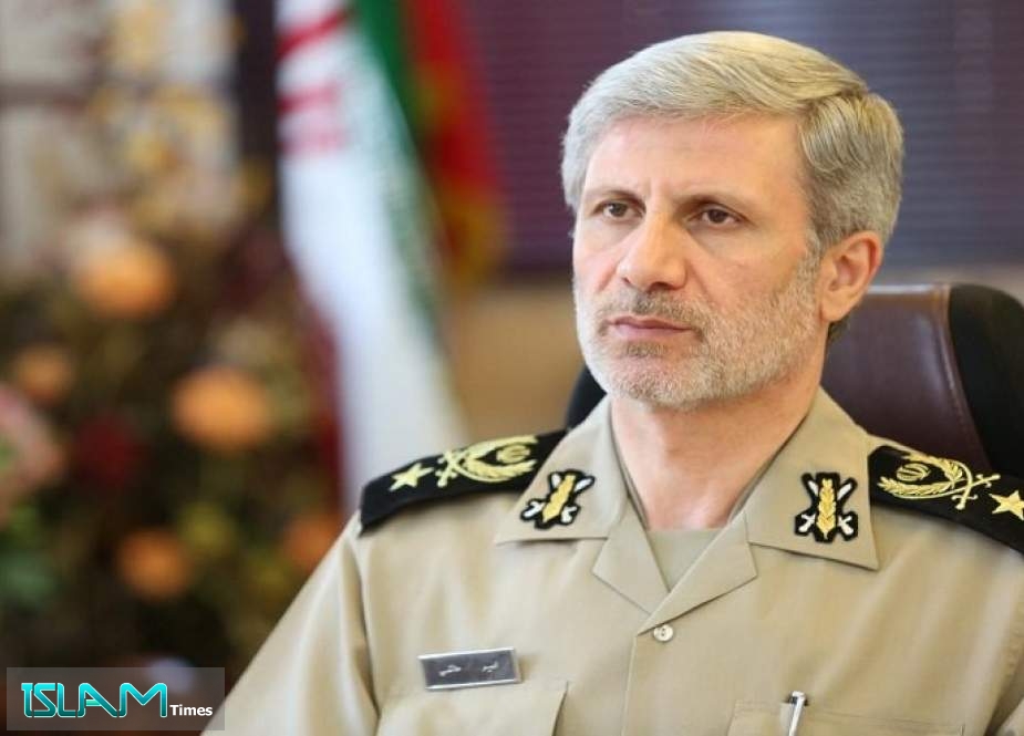 وزير الدفاع الايراني: مسيرة الاربعين أعمت عيون اعداء الاسلام