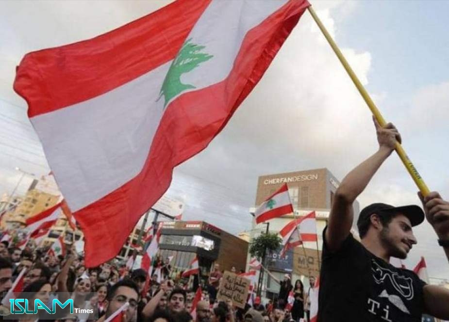 الاحتجاجات في لبنان وصلت إلى المطالبة برحيل الحريري