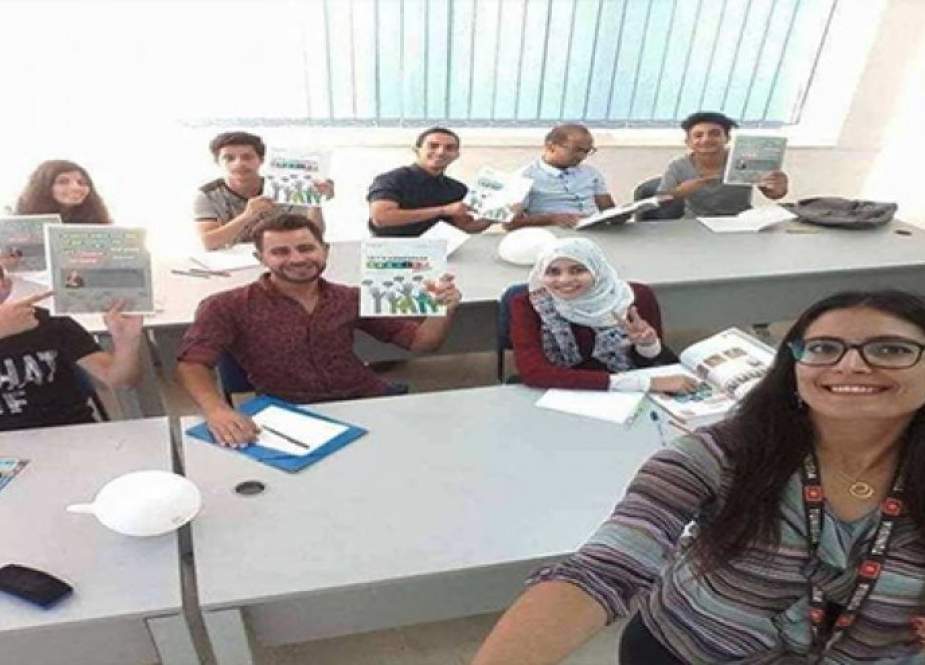 تدريس اللغة الإنجليزية للصم لأول مرة في تونس