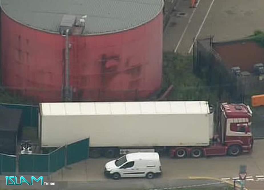 39 bodies found in truck container in Essex