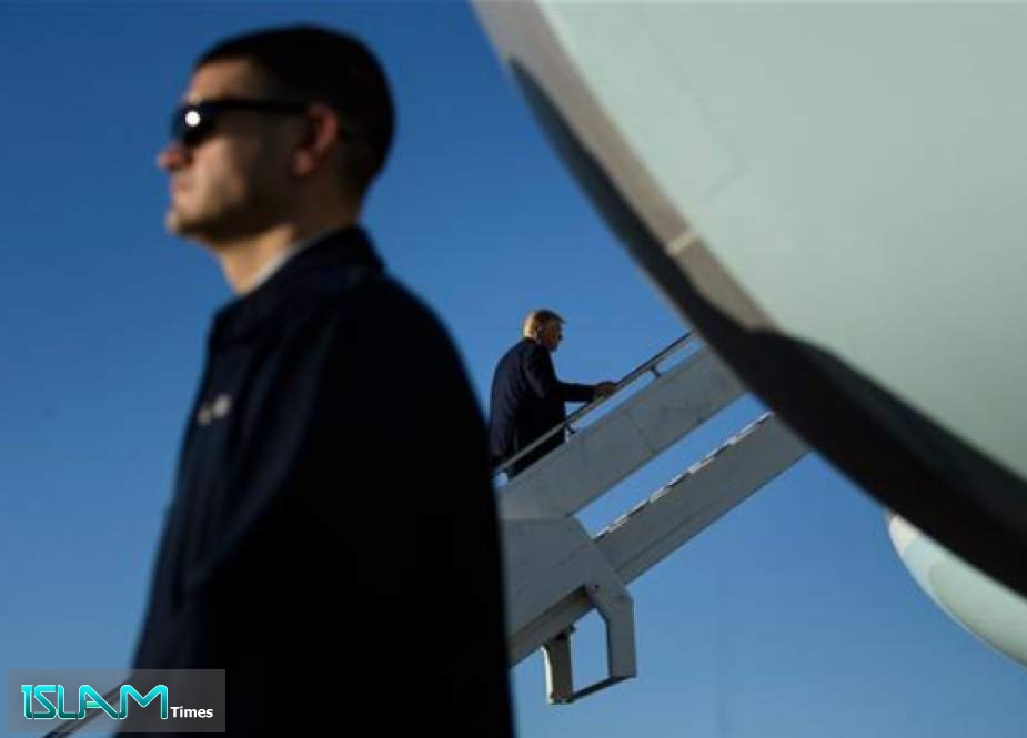 US President Donald Trump boards Air Force One as he departs Pittsburgh International Airport October 23, 2019, in Pittsburgh, Pennsylvania. (AFP photo)