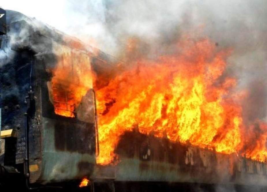 رحیم یار خان، ٹرین میں آتش زدگی سے 40 افراد جاں بحق، وزیر ریلوے کا تحقیقات کا حکم
