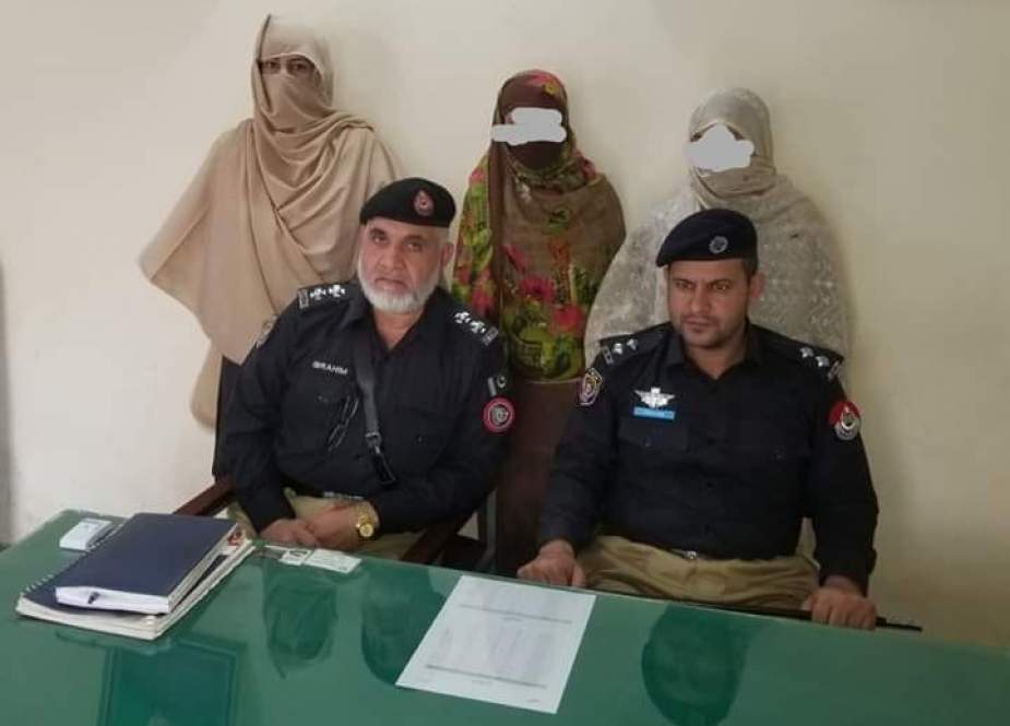 پشاور، شادی کرانے سے انکار پر بیٹیوں نے باپ کو قتل کر دیا، دونوں بہنیں گرفتار