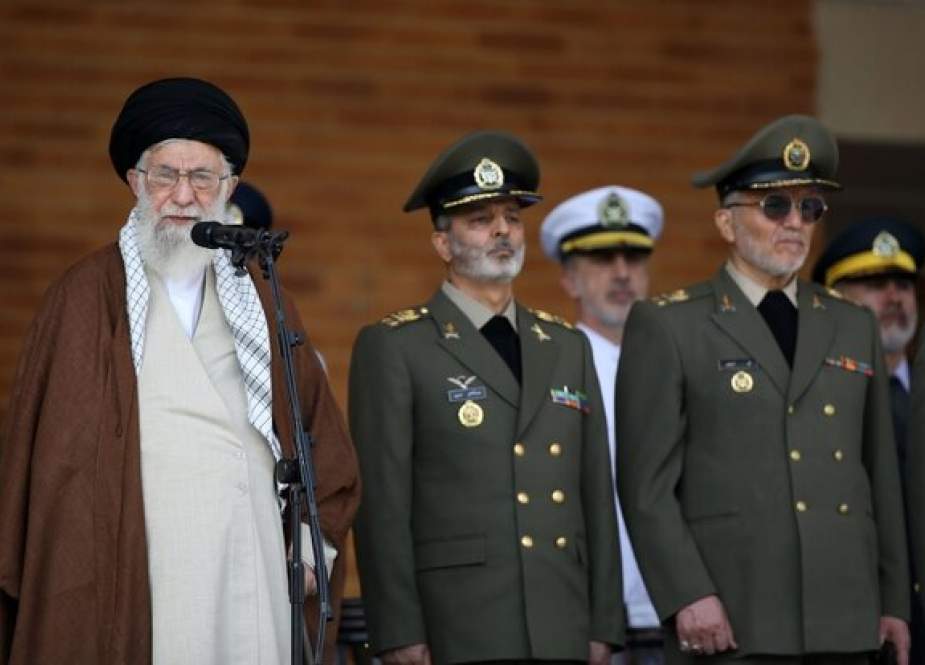 Ayatullah Khamenei: Tuntutan Libanon Dan Irak Dapat Dipenuhi Dalam Kerangka Hukum
