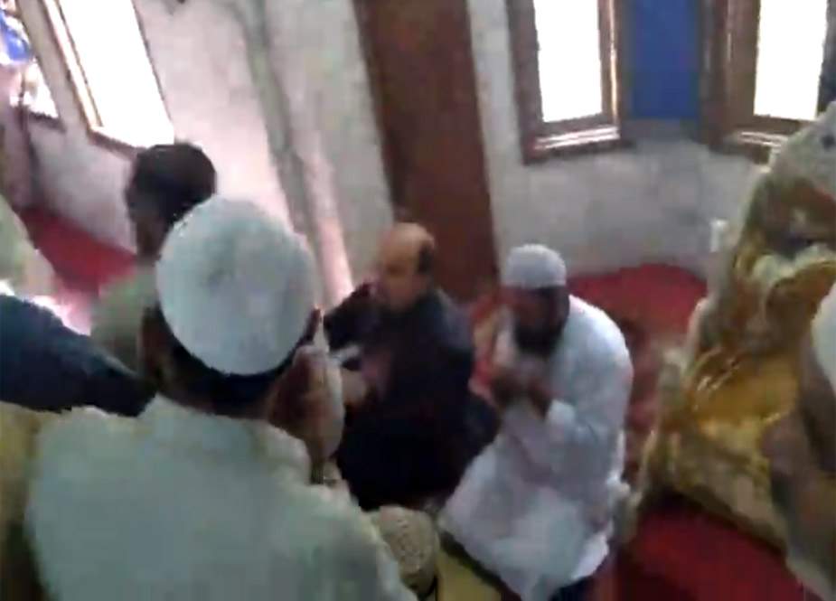 اپوزیشن لیڈر سندھ اسمبلی کو دھکے دے کر مسجد سے نکال دیا گیا