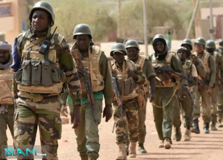 Mali: Dozens of troops killed in military outpost attack