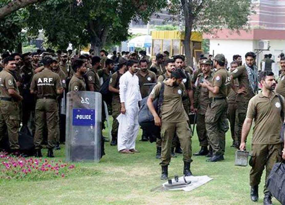 اسلام آباد دھرنا، پنجاب پولیس نے مزید 2 ہزار اہلکار بھجوا دیئے
