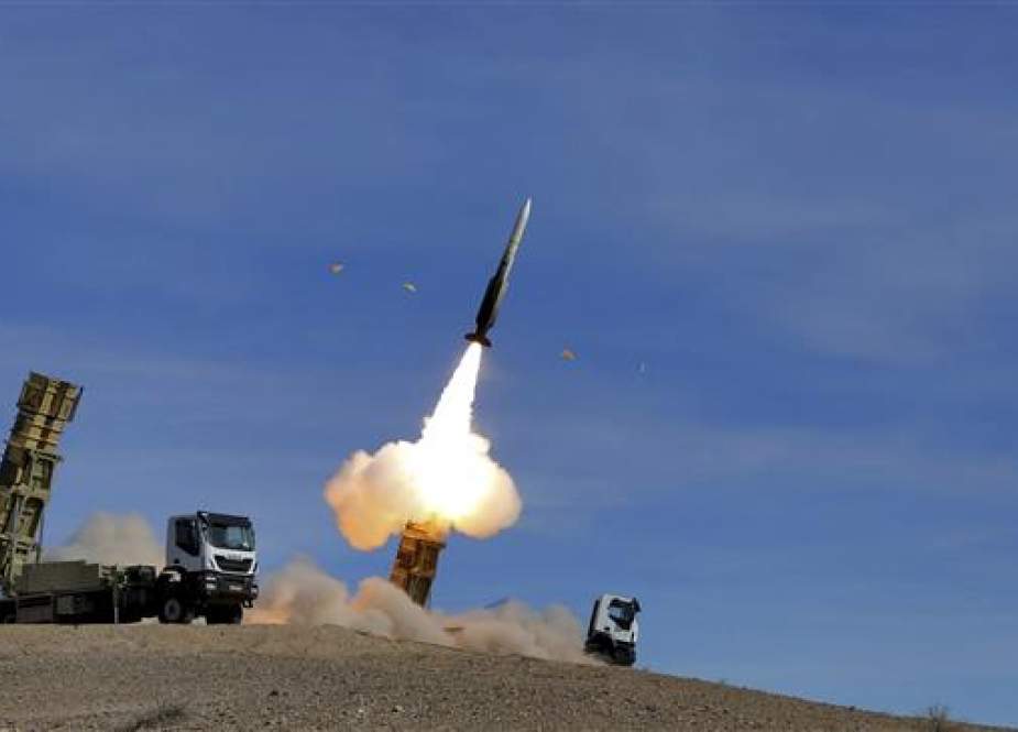 Iranian Army, a Sayyad 2 missile is fired by the Talash air defense system.jpg