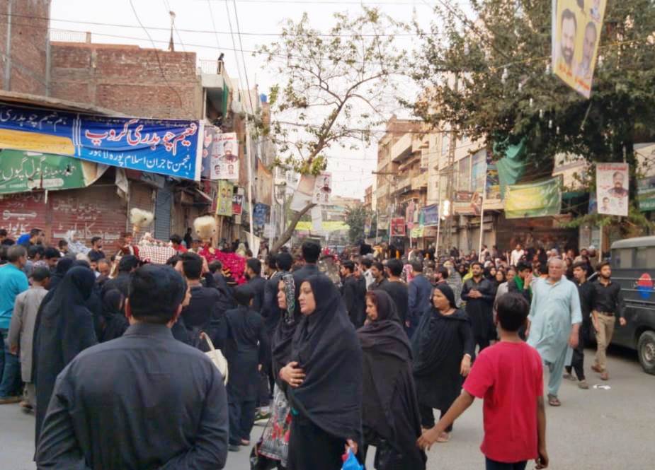 لاہور میں ایام عزاء کا آخری چپ تعزیہ کا جلوس