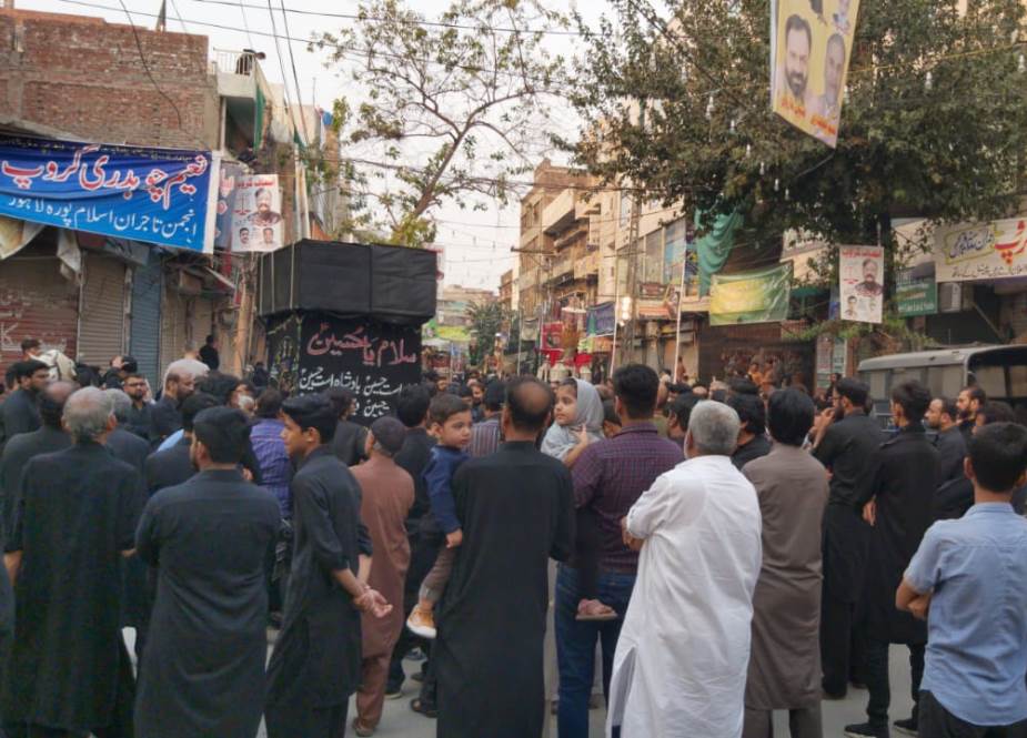لاہور میں ایام عزاء کا آخری چپ تعزیہ کا جلوس