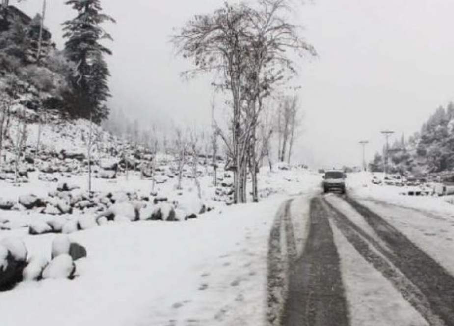 خیبر پختونخوا کے مختلف علاقوں میں بارش اور پہاڑوں پر برفباری کا سلسلہ شروع