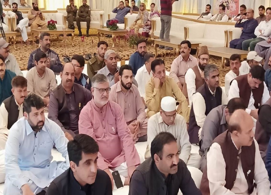 لاہور کے ٹاون ہال میں ضلعی انتظامیہ کی جانب سے محفل میلاد کا انعقاد