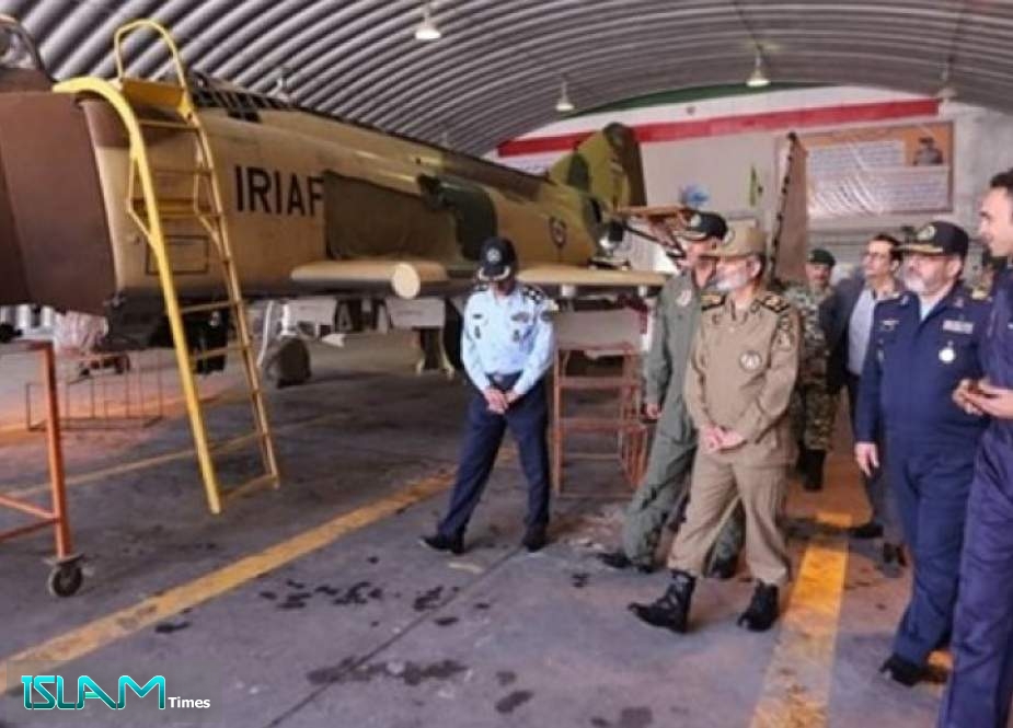 قائد الجيش يرعى تدشين عدة مشاريع للقوة الجوية في بوشهر