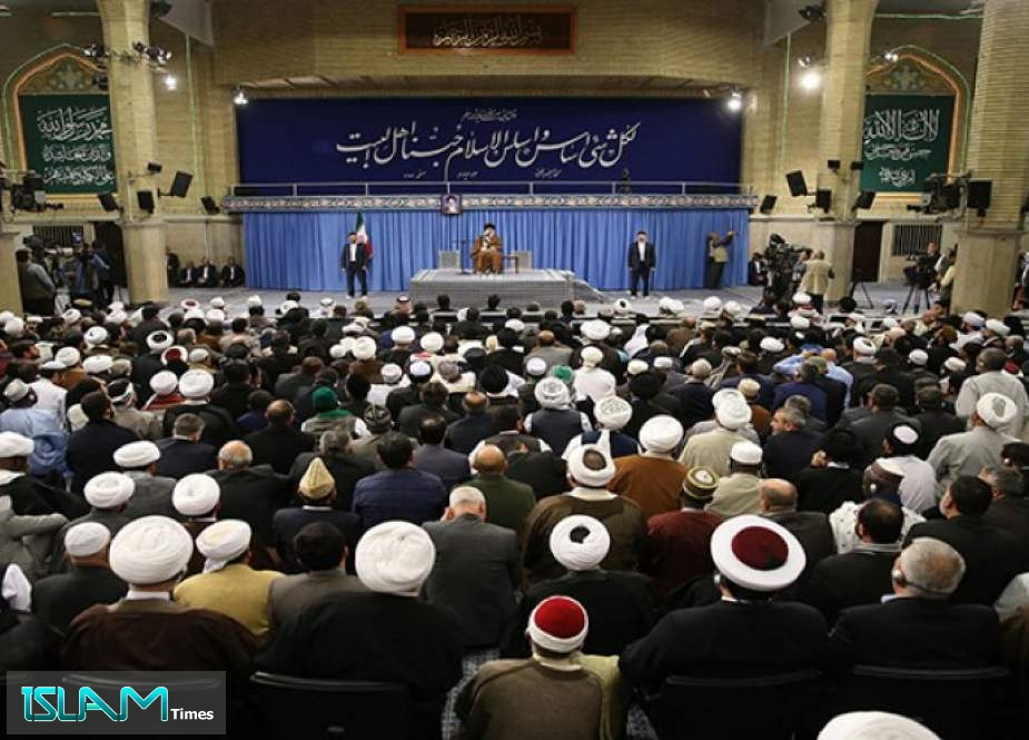 المشاركون بمؤتمر الوحدة يلتقون قائد الثورة الاسلامية