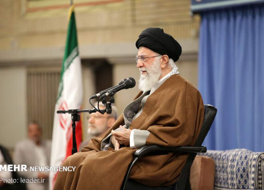 Ayatullah Khamenei: Melenyapkan Israel Berarti Menghilangkan Rezim Zionis 