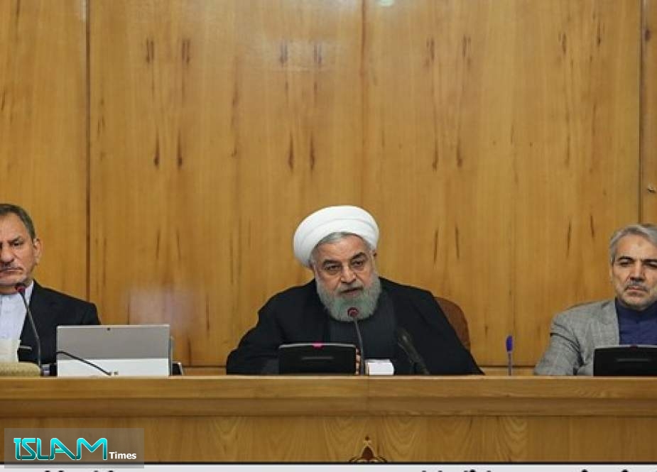 روحاني: التظاهر حق وللشغب حساب آخر!