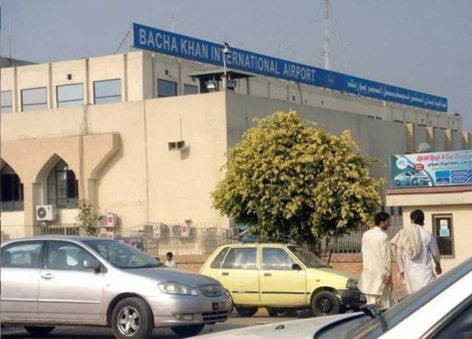 پشاور ائیر پورٹ پر مسافر کے سامان سے سکیورٹی فورسز کی وردیاں برآمد