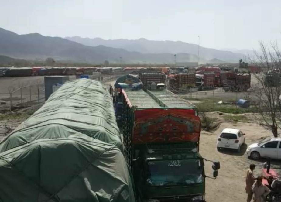 کرم میں پاک افغان سرحد پر تاجروں کا غیر ضروری سختیوں کیخلاف احتجاج